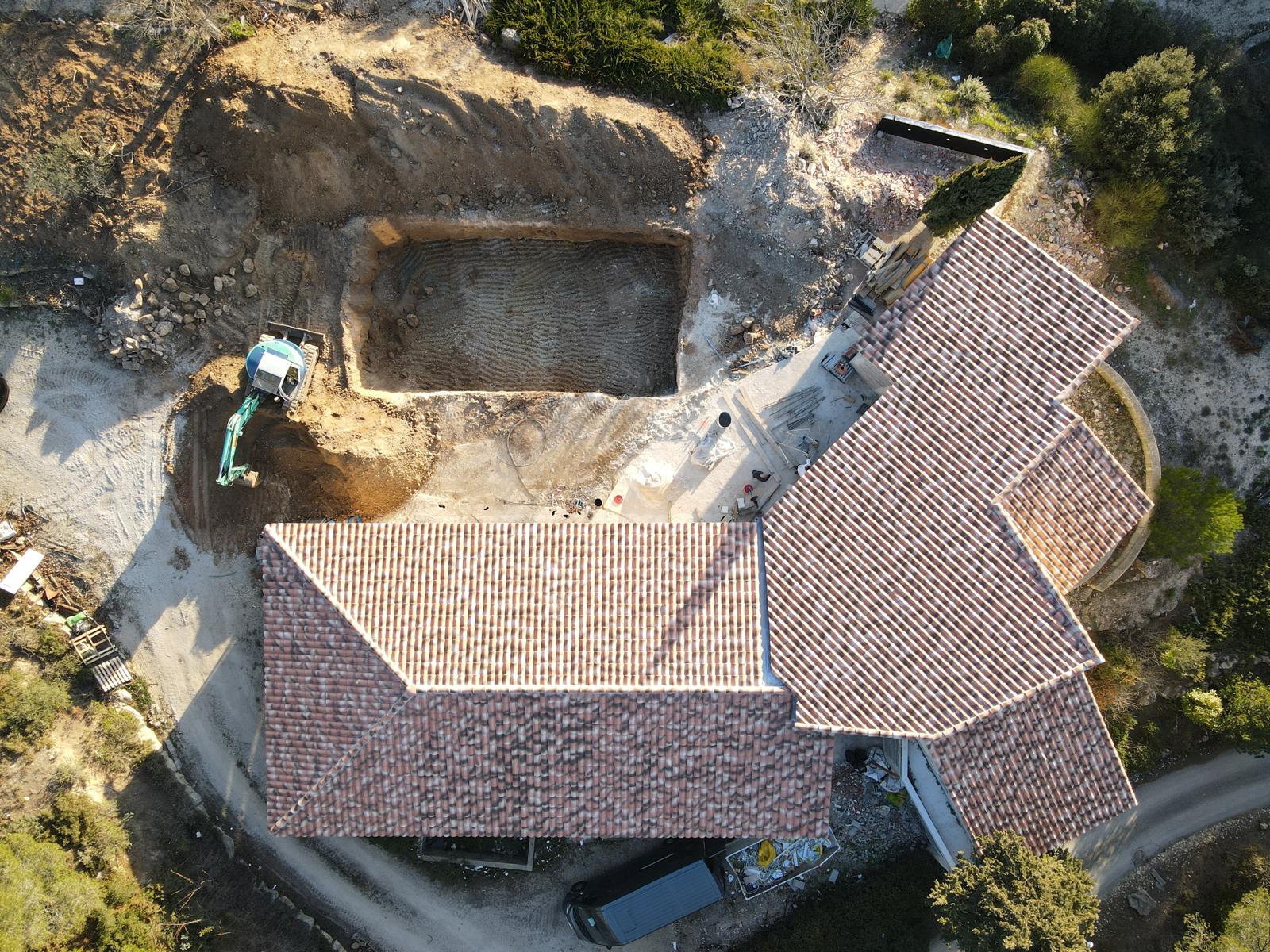 Terrassement construction piscine enterrée, vue aérienne – GF2 Côte Bleue